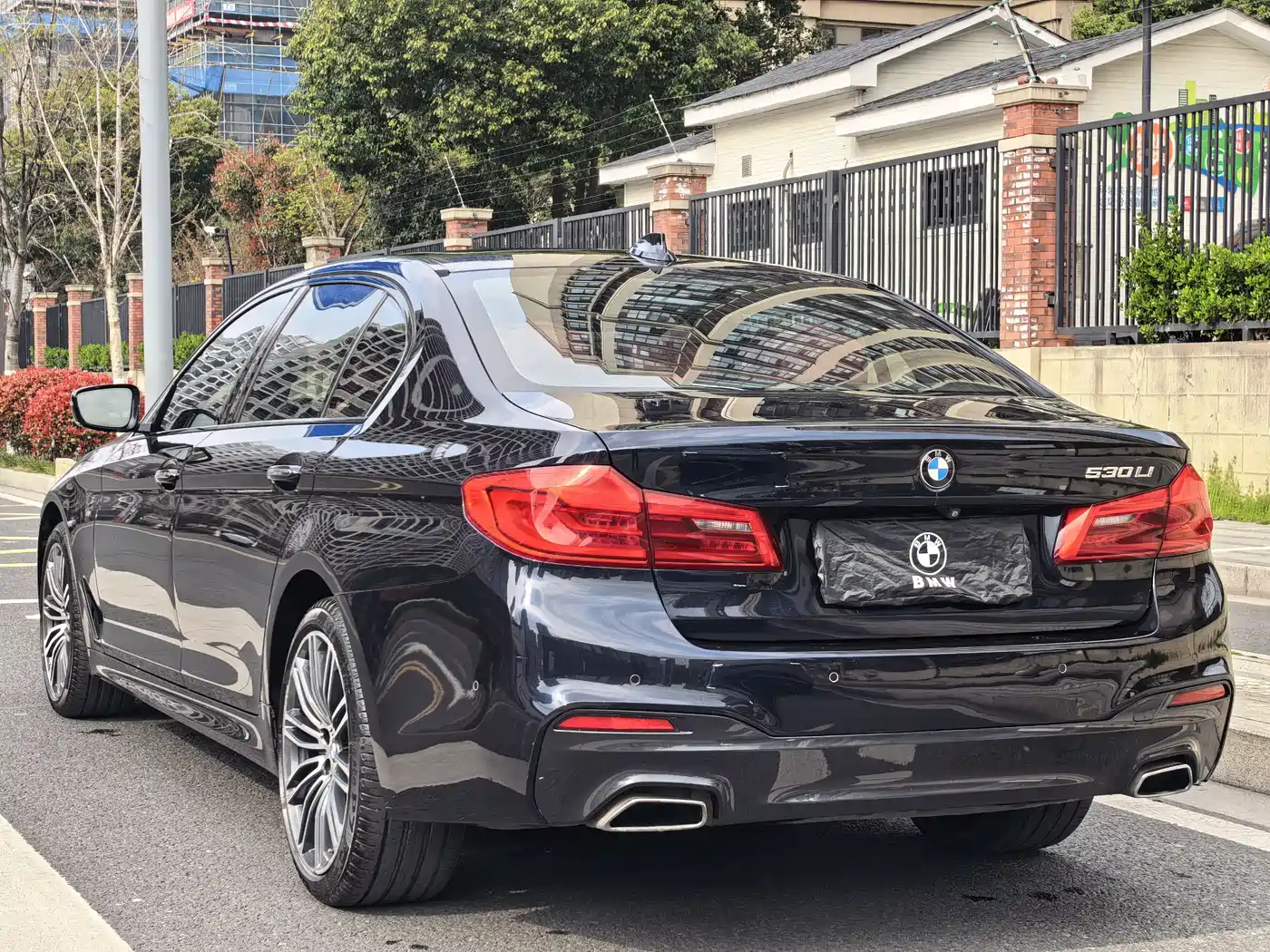BMW 5 Series 2018 530Li Premium M Sport Package фото 13