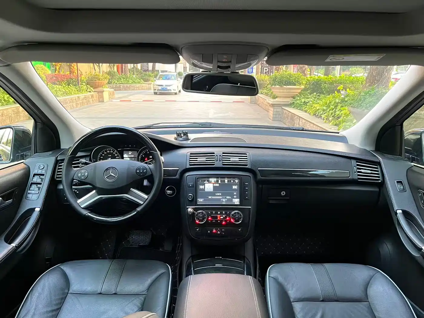Mercedes-Benz R-Class 2017 R 320 4MATIC Business Collector's Edition фото 5