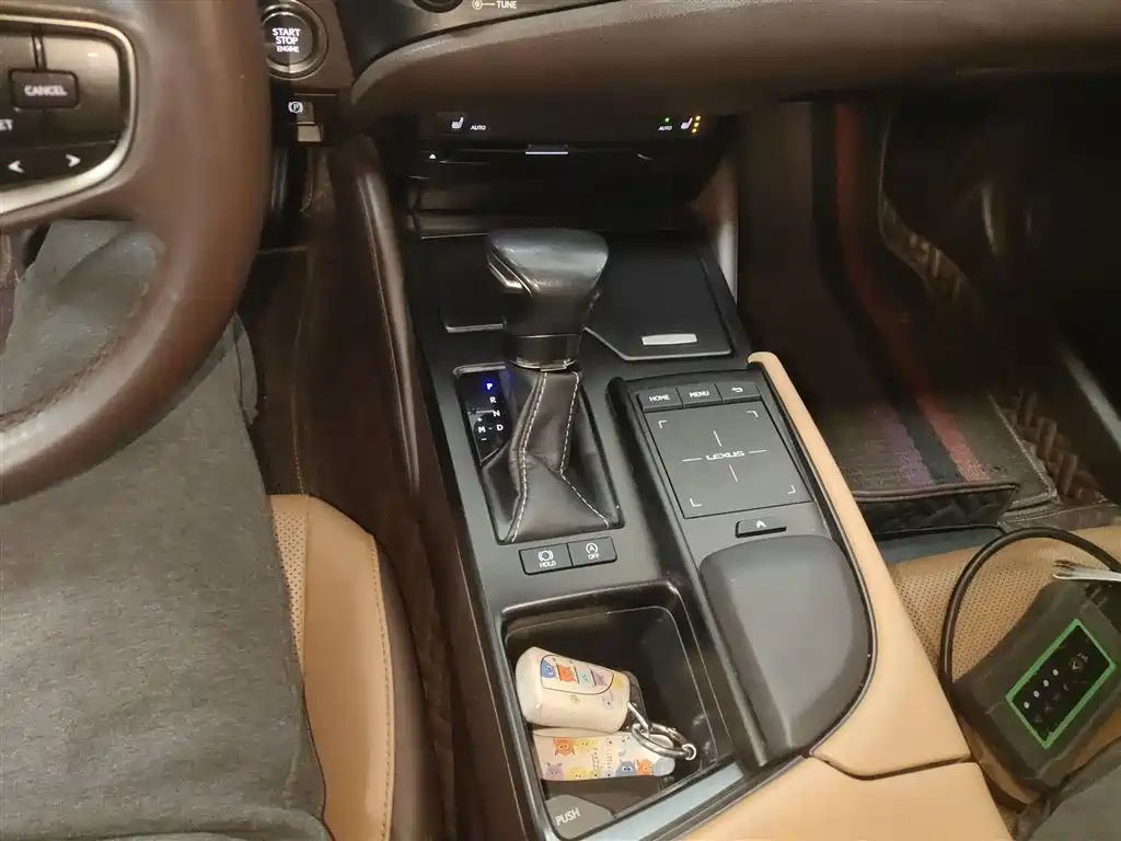 Lexus ES 2020 200 Excellence фото 10