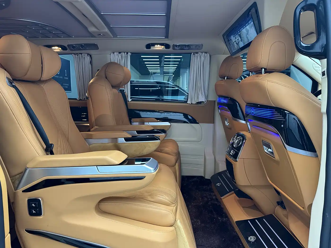 Mercedes-Benz Vito 2024 2.0T Elite Edition 7-Seater фото 17