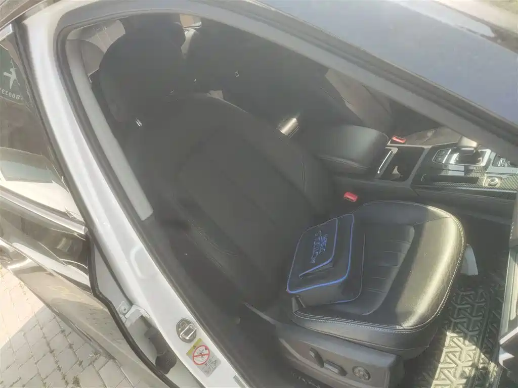 Audi Q5L 2020 Facelift 40 TFSI Honor Fashion фото 25