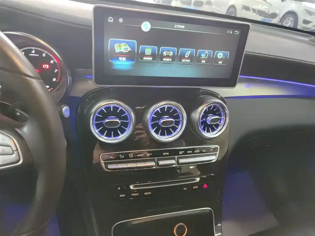 Mercedes-Benz GLC 2019 GLC 260 4MATIC Luxury фото 9