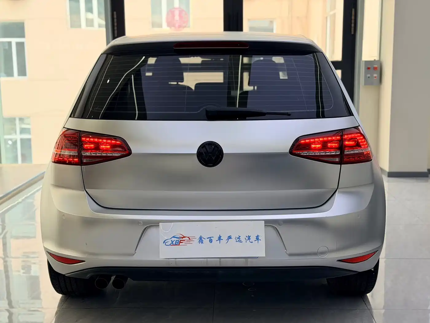 Photo 9 - Volkswagen Golf