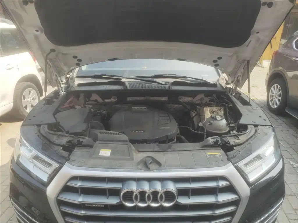 Audi Q5L 2020 Facelift 40 TFSI Honor Fashion фото 20