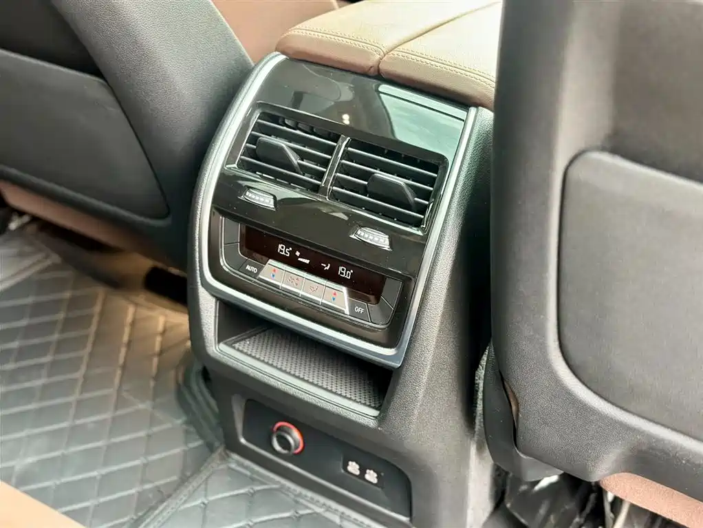 BMW X7 2023 xDrive40i Exclusive Luxury Package фото 18