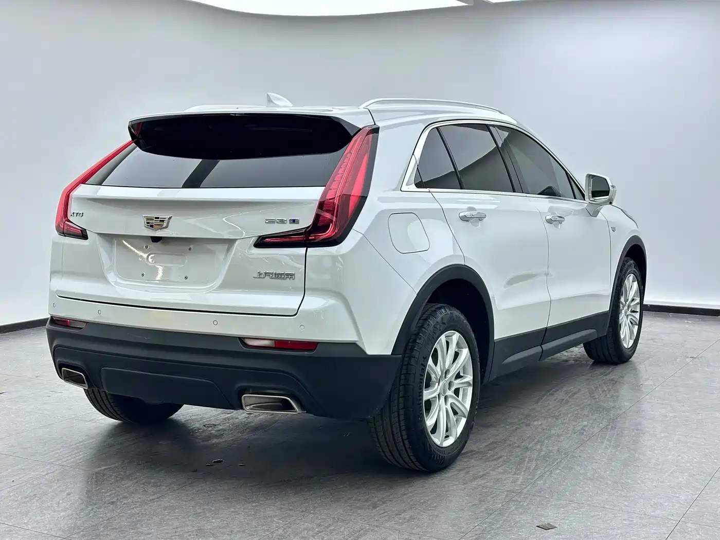 CADILLAC XT4