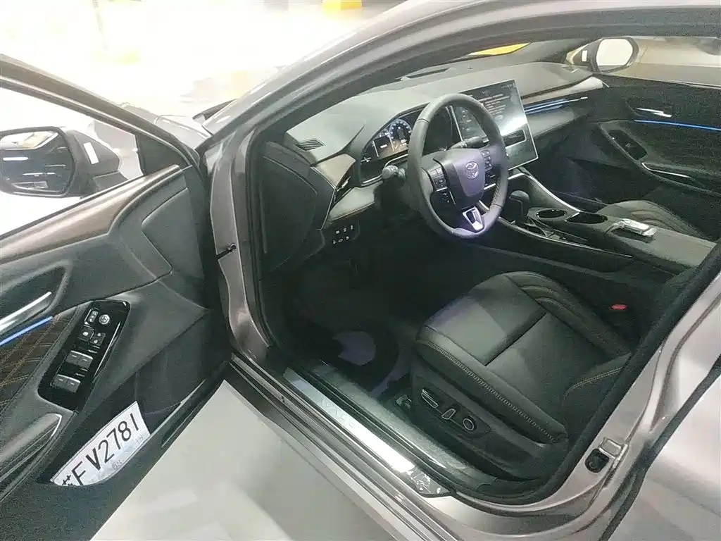 Toyota Avalon 2024 Model Hybrid 2.5L XLE Prestige Edition фото 12