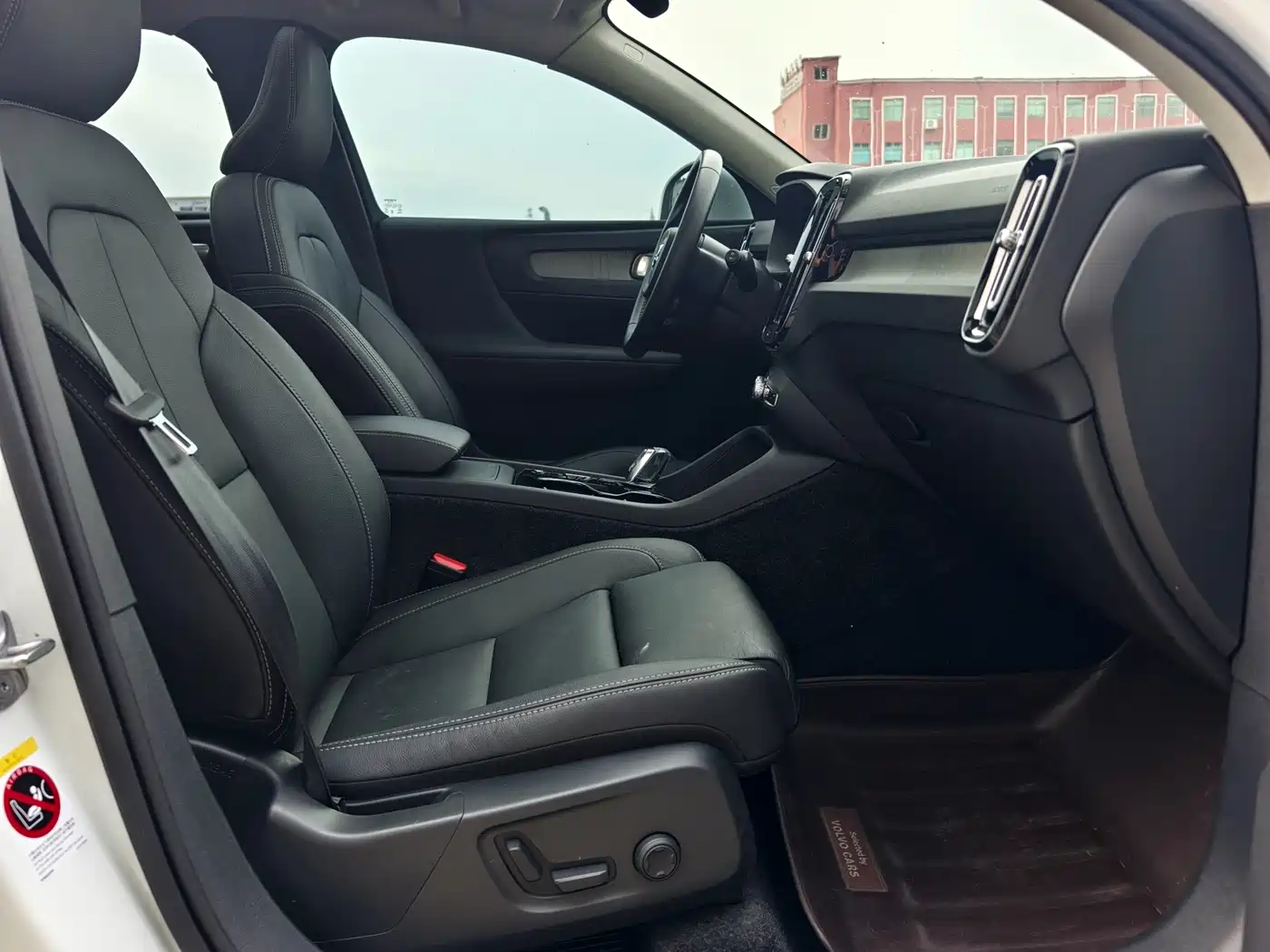 Volvo XC40 2024 2025 B4 AWD Smart Elite Luxury Edition