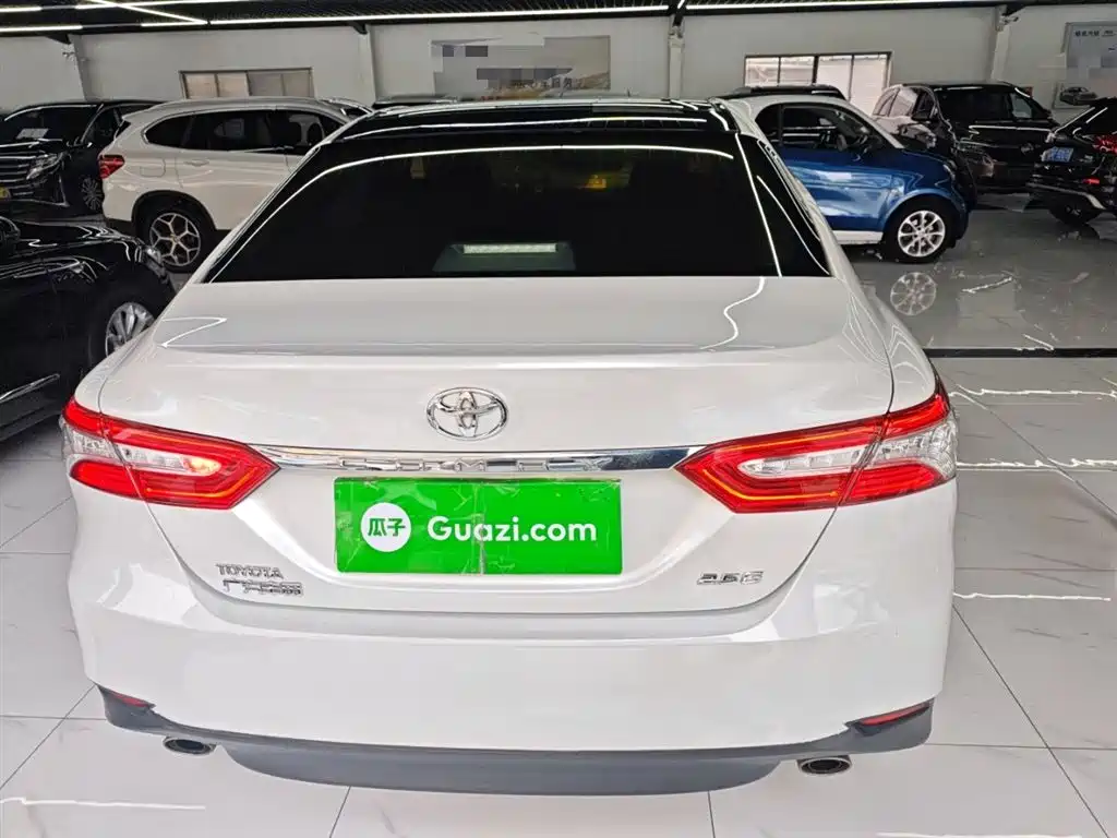 Toyota Camry 2018 2.5G Luxury Edition фото 6