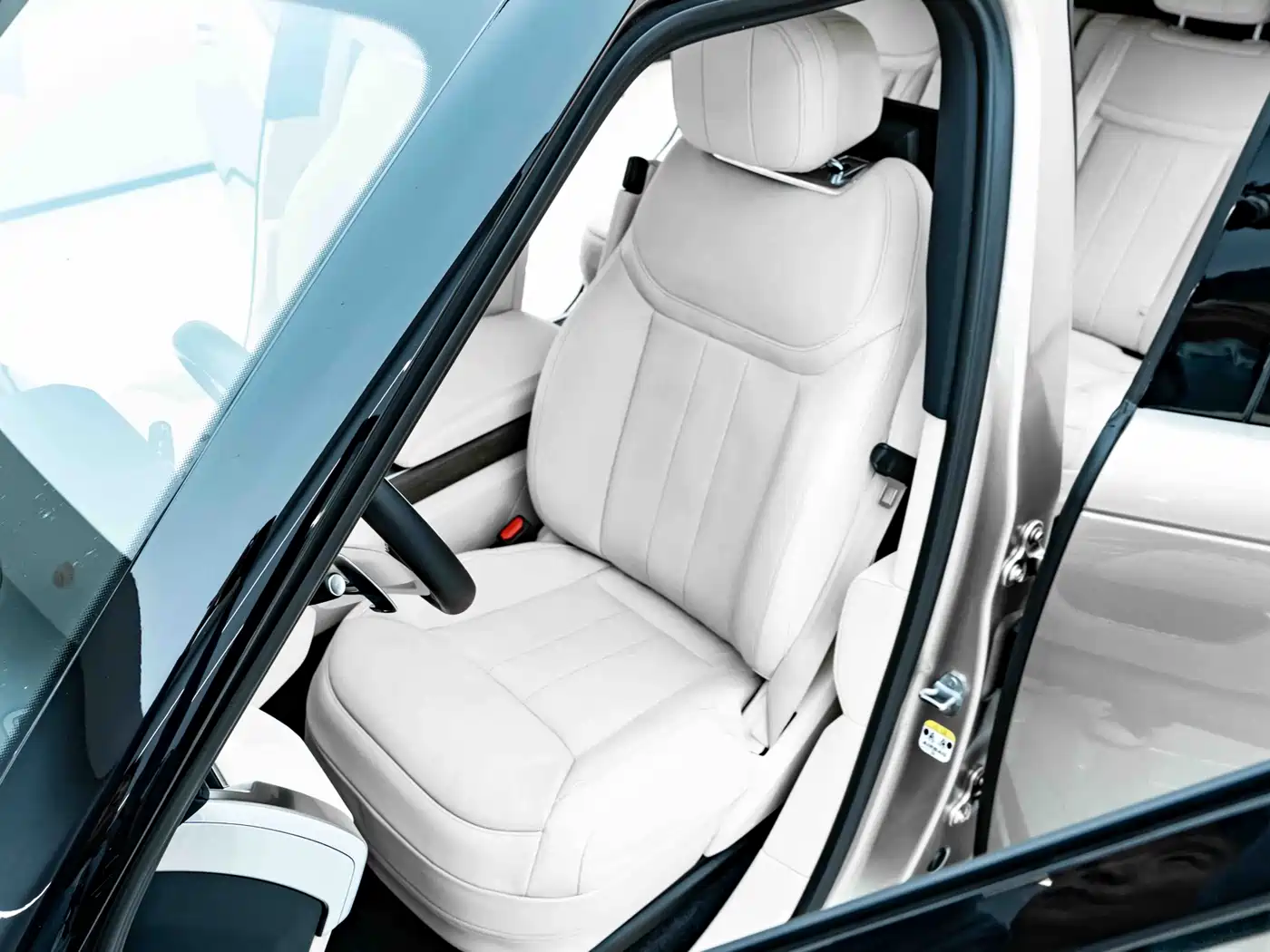 Photo 9 - Land Rover Range Rover