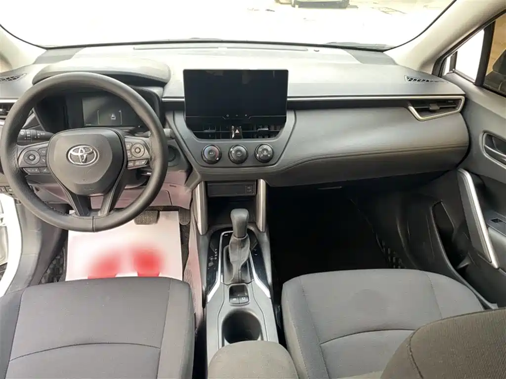 Toyota Corolla Cross 2024 Model 2.0L Pioneer Edition фото 14