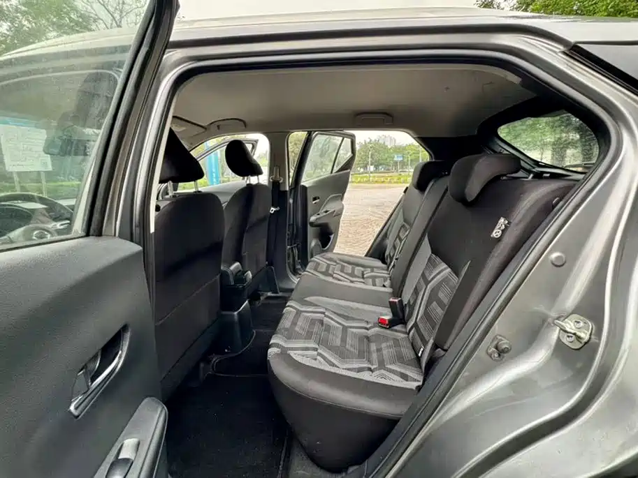 Nissan Kicks 2020 2021 1.5L XL CVT Cool Edition