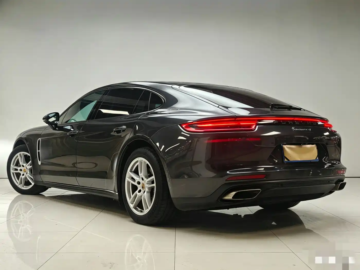 Porsche Panamera 2017 Panamera 4 Executive Long Wheelbase 3.0T фото 6
