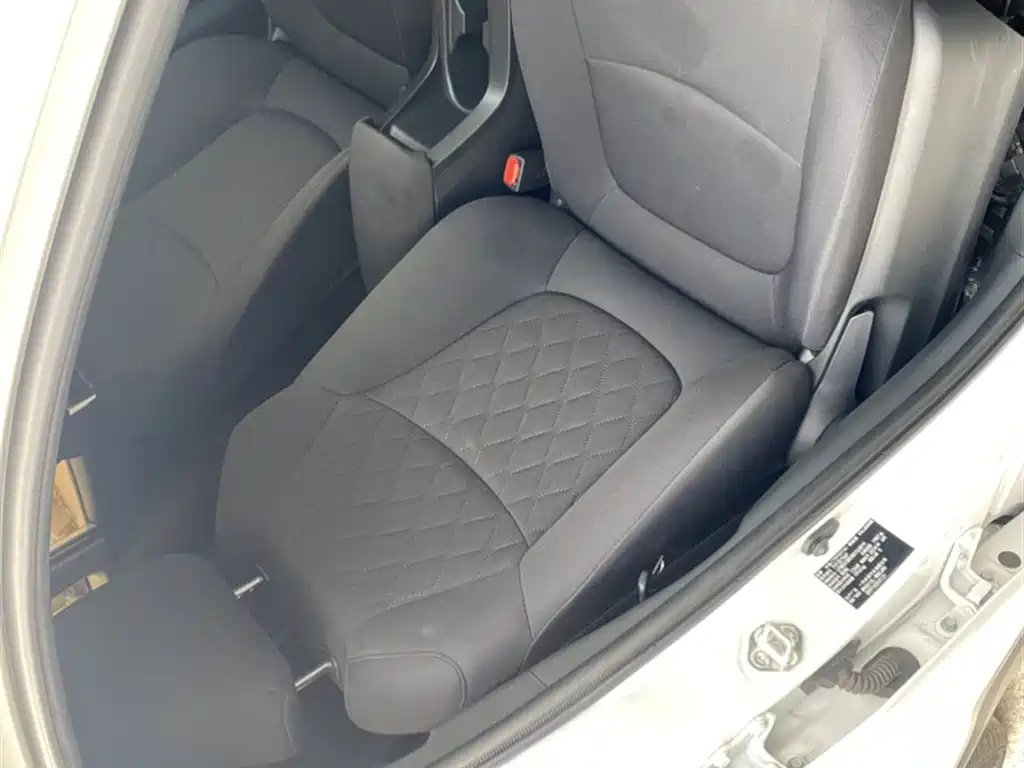 Toyota Corolla Cross 2024 Model 2.0L Pioneer Edition фото 20