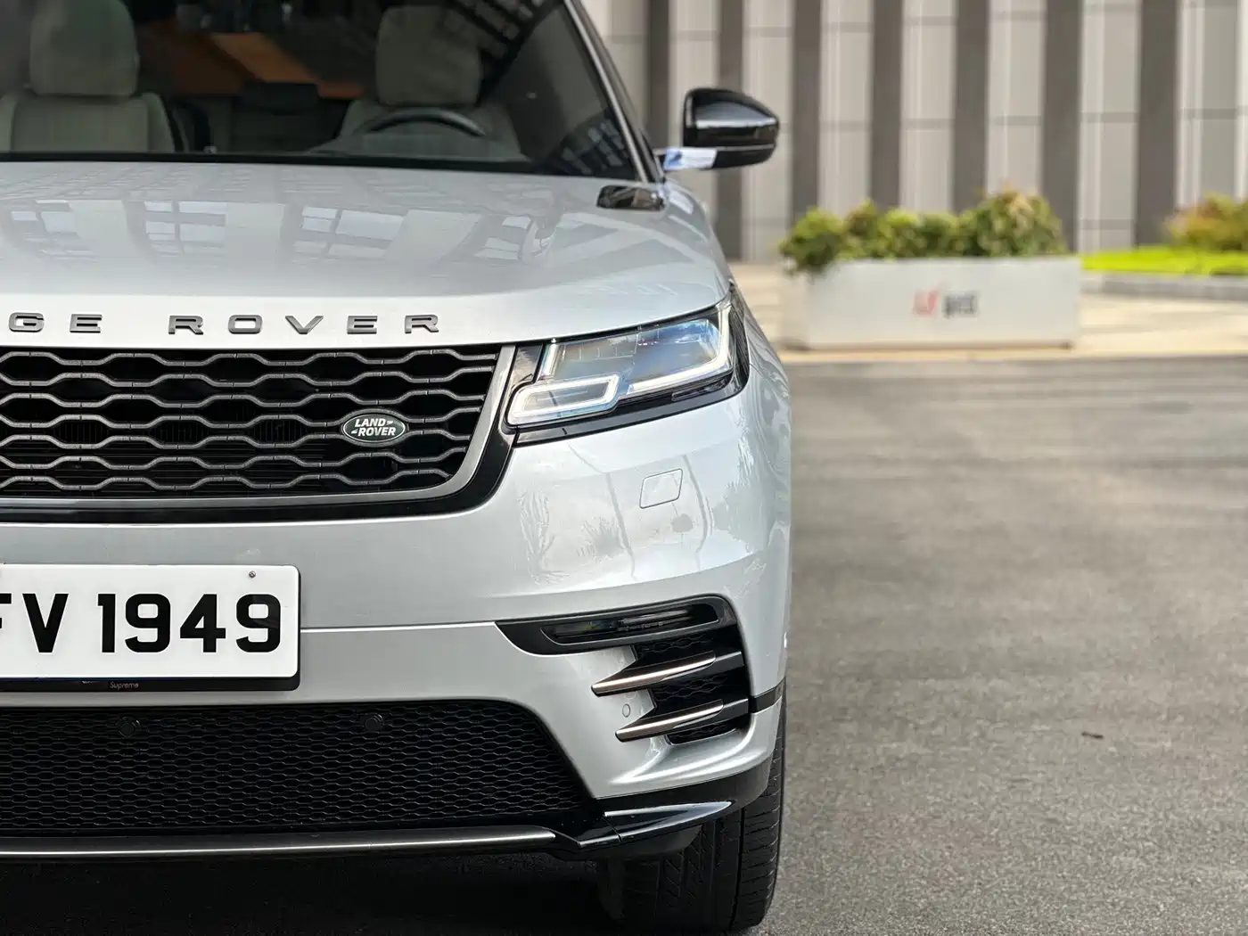 Photo 3 - Land Rover Range Rover Velar