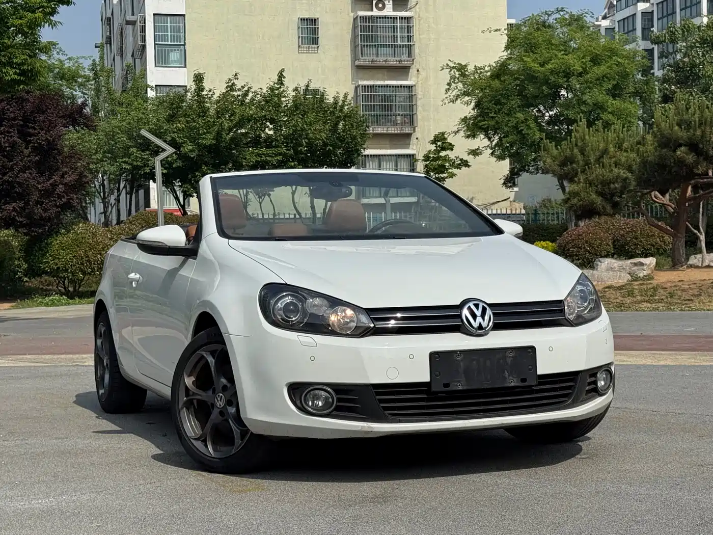 Volkswagen Golf (Import) 2012 1.4TSI Comfort Convertible Edition фото 2