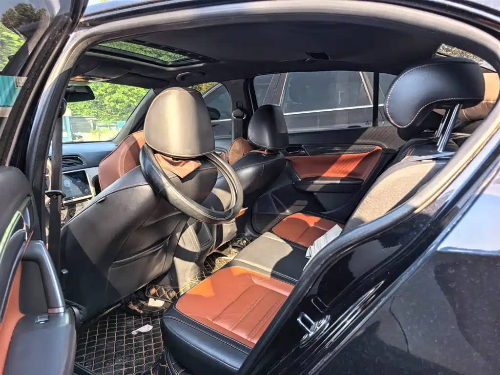 Volkswagen Lavida 2014 Model 1.4TSI DSG Sport фото 9