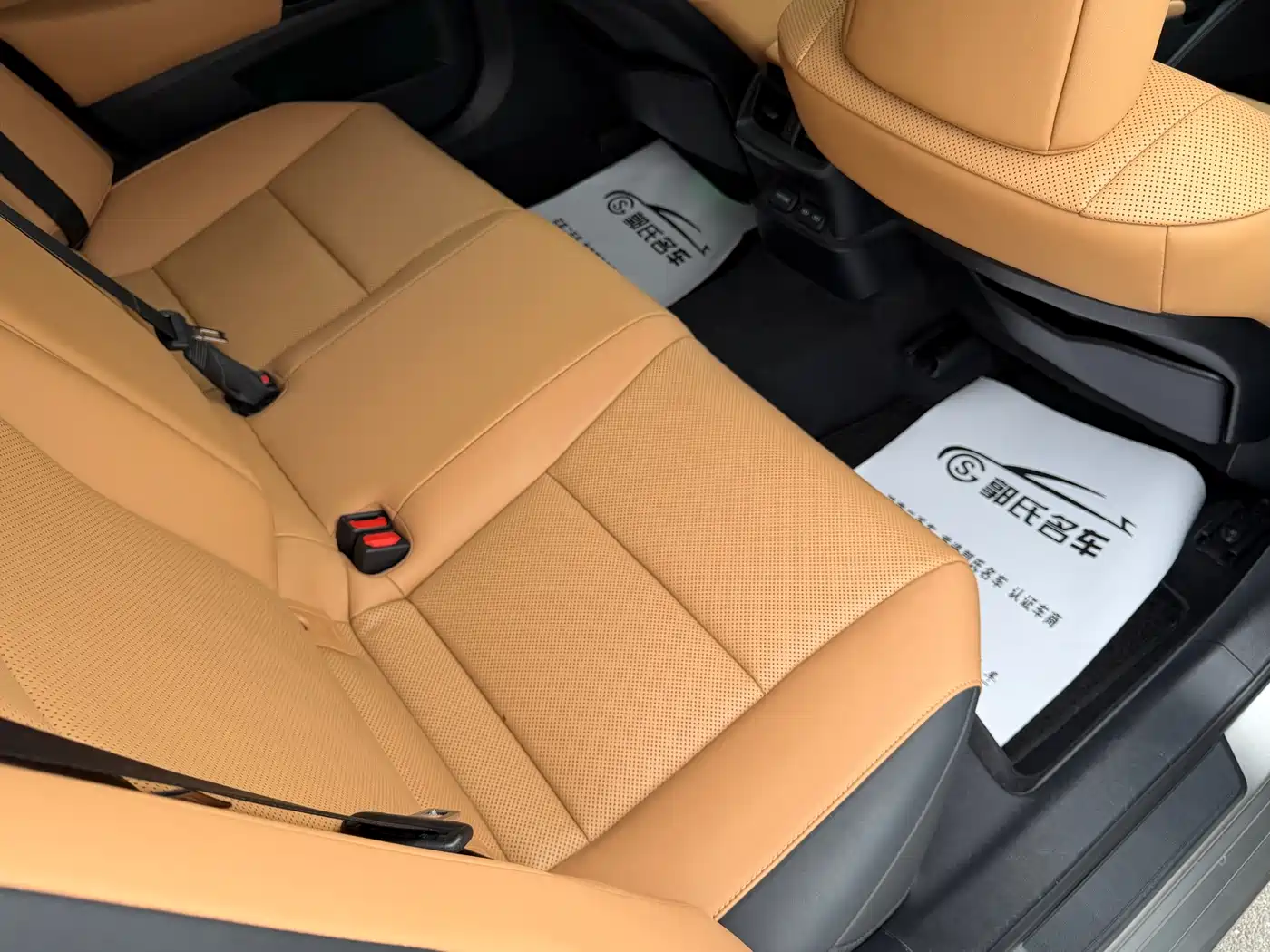 Lexus ES 2021 200 Excellence Edition фото 18