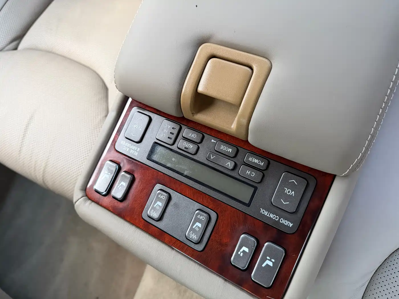 Lexus LS фото 11