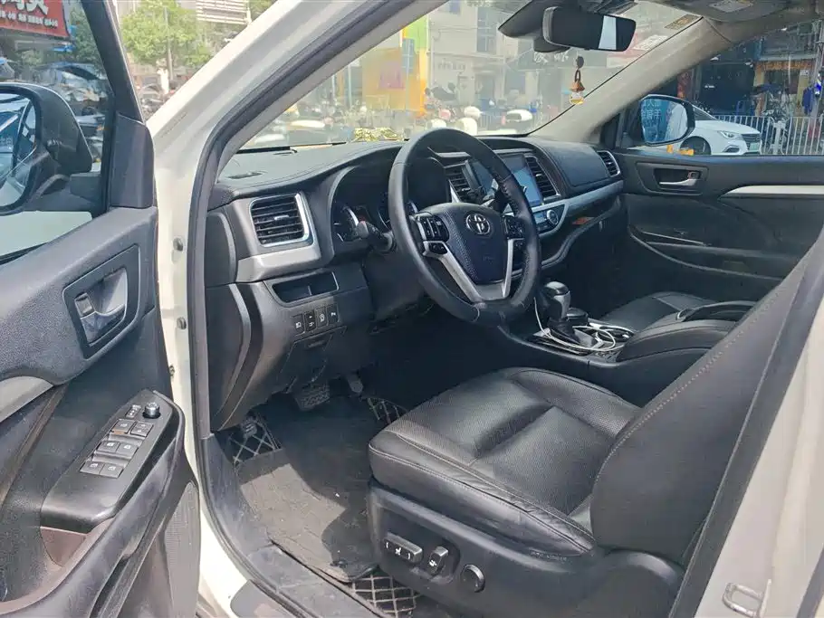 Toyota Highlander 2018 2.0T 2WD Luxury 7-seater (China V) фото 9