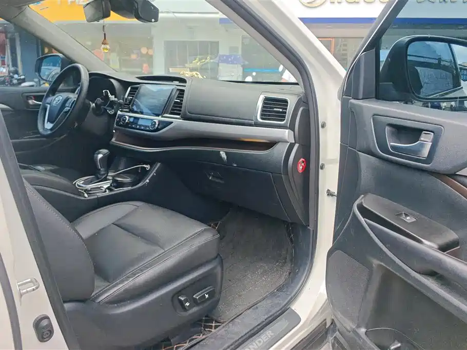 Toyota Highlander 2018 2.0T 2WD Luxury 7-seater (China V) фото 8