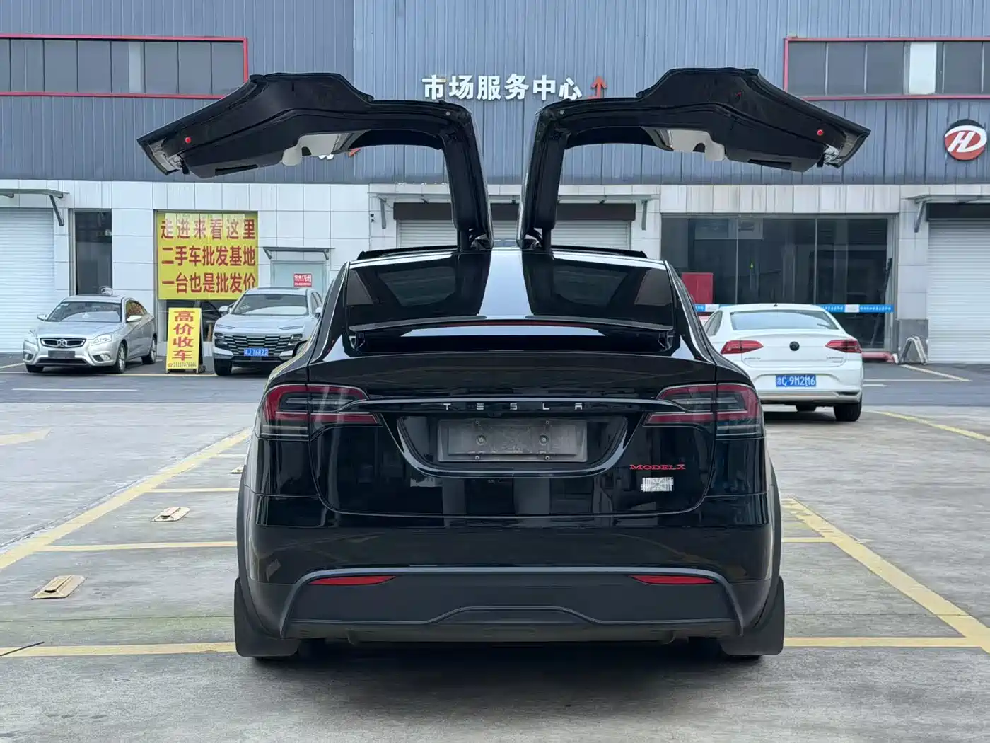 TESLA MODEL X