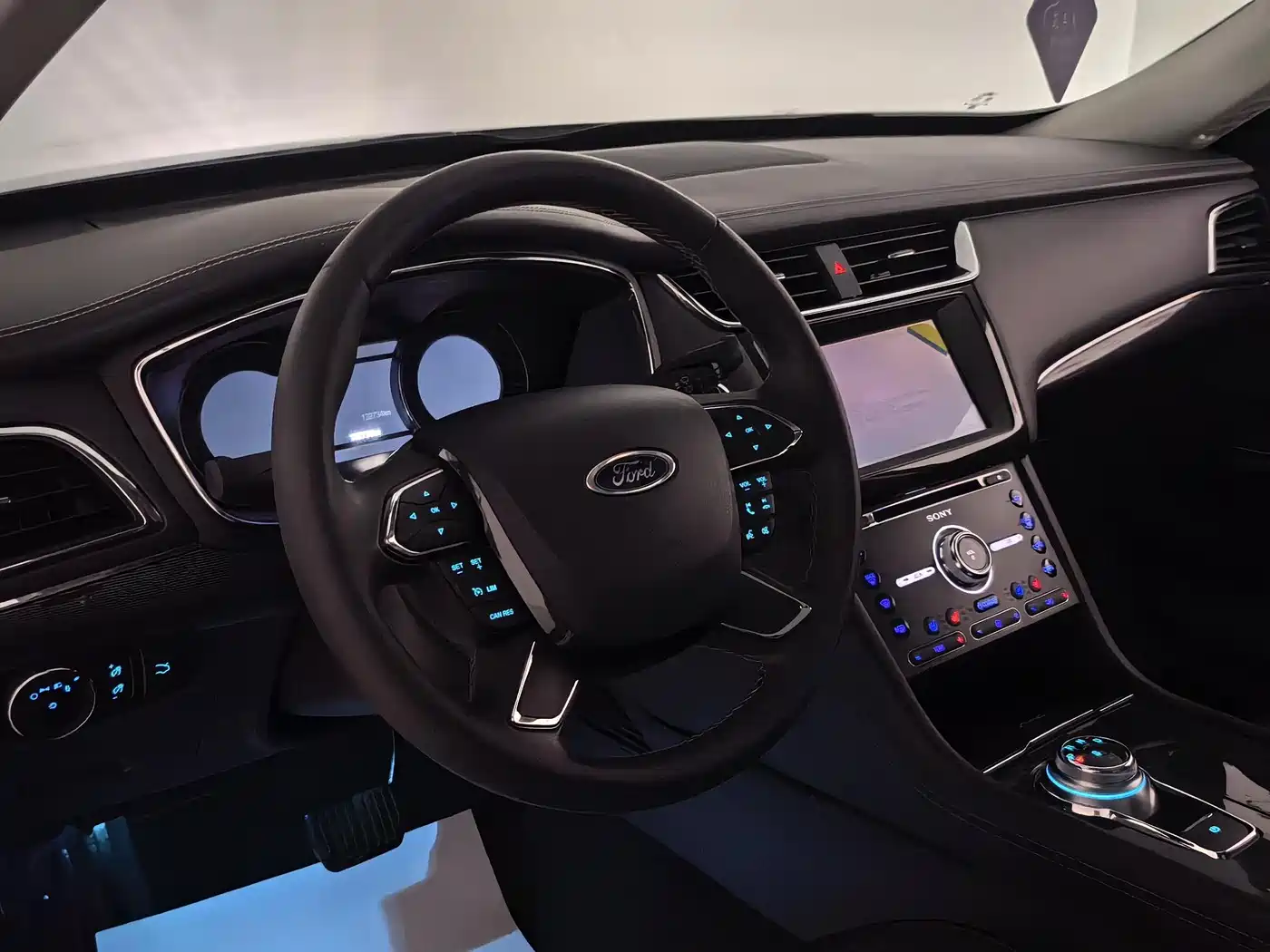 FORD TAURUS