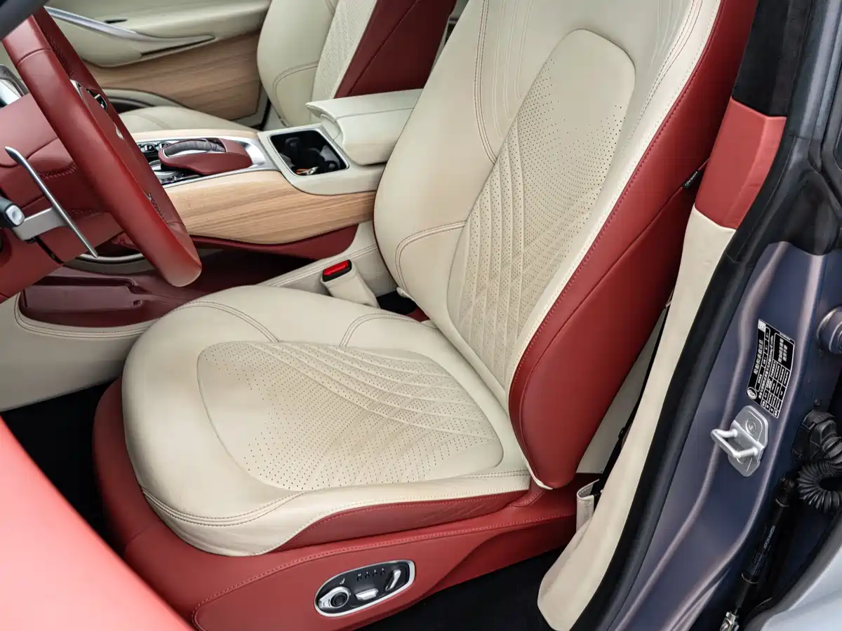 Aston Martin DBX 2022 2022 3.0T STRAIGHT-SIX