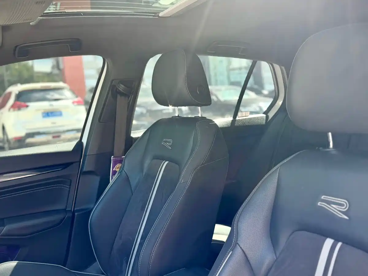 Volkswagen Golf 2023 280TSI DSG R-Line Lite фото 18