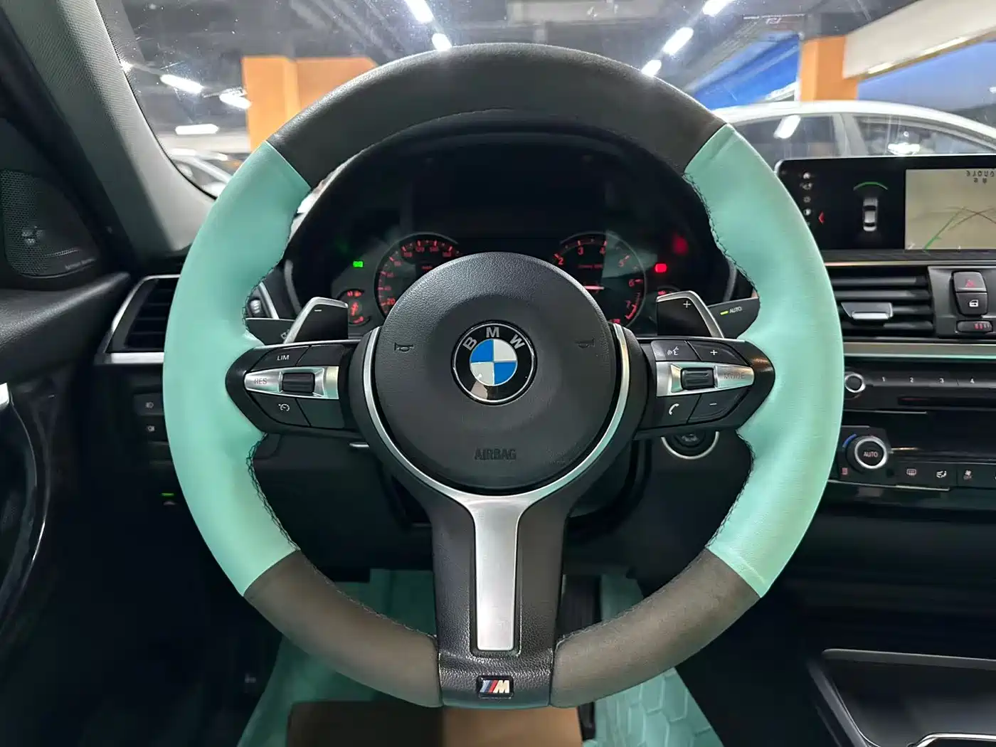 BMW 3 Series 2018 320Li M Sport Black Night Edition фото 10