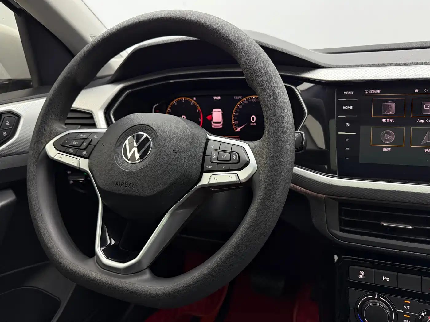 Volkswagen Tanying 2021 1.5L Automatic Smart Connect Edition фото 11