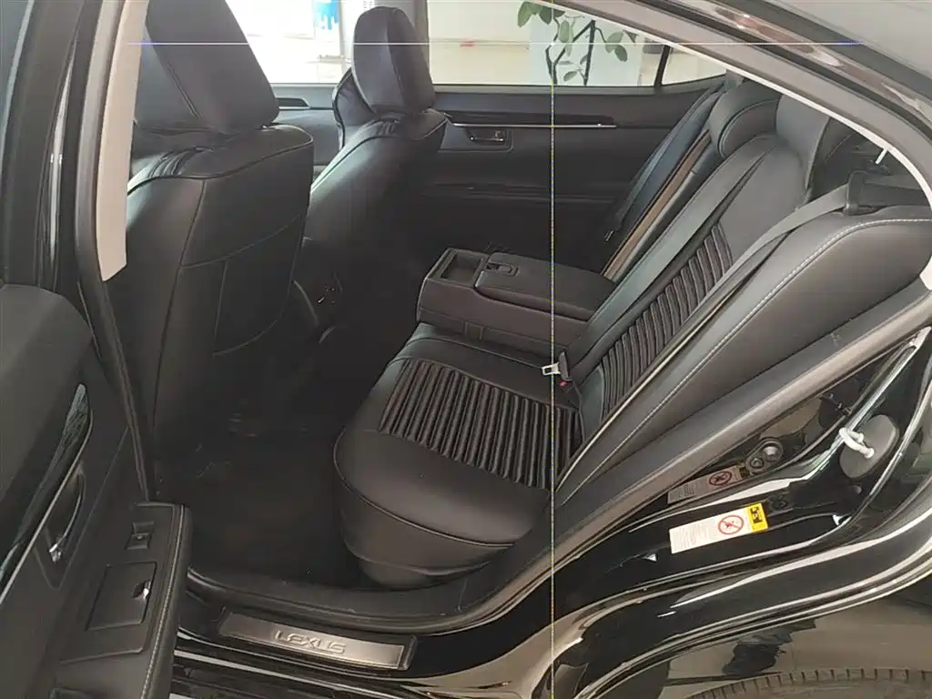 Lexus ES 2014 250 Elite Edition фото 17