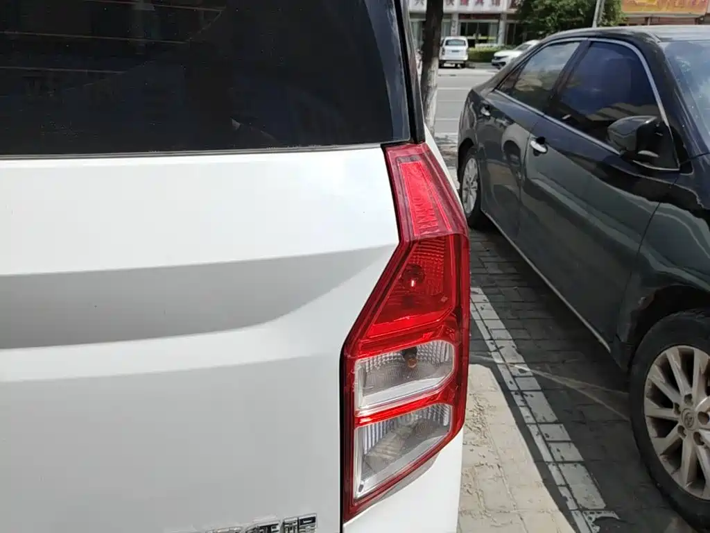 Wuling Motors Wuling Journey 2023 2021 1.5T Manual Luxury Edition