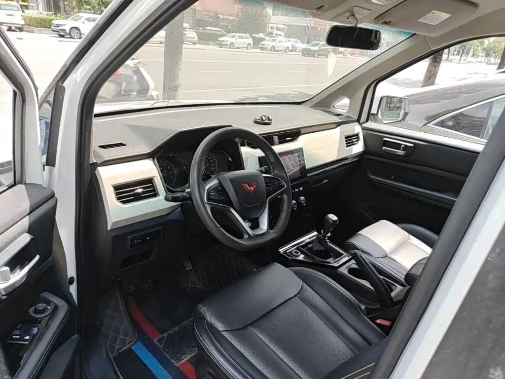 Wuling Motors Wuling Journey 2023 2021 1.5T Manual Luxury Edition