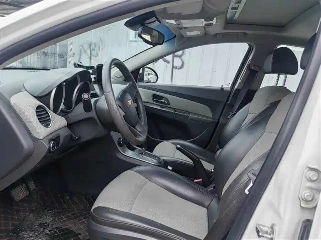 Chevrolet Cruze 2013 Model 1.6L SE AT фото 6