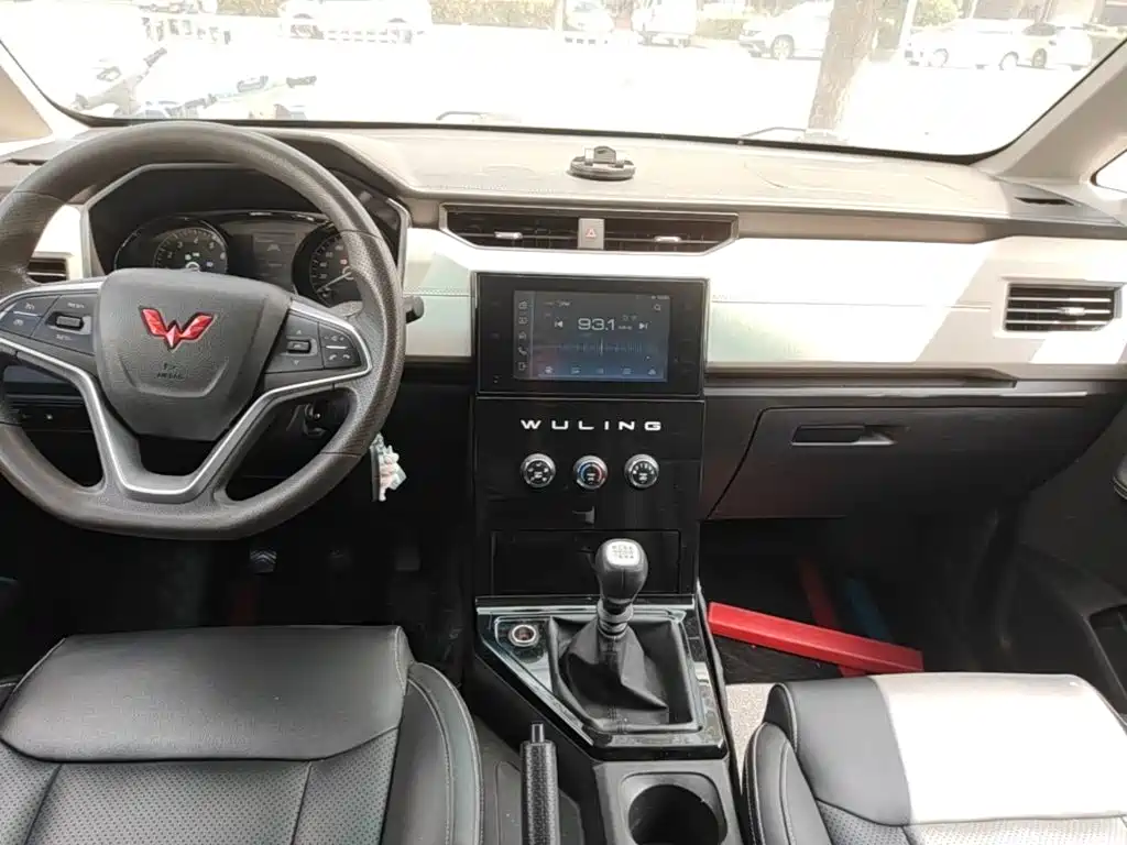 Wuling Motors Wuling Journey 2023 2021 1.5T Manual Luxury Edition
