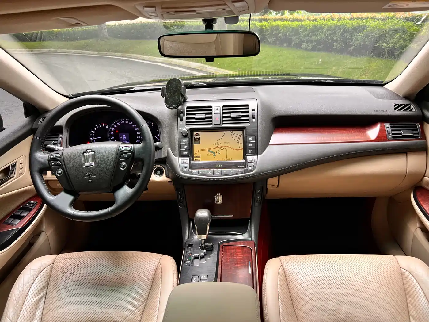 Toyota Crown 2010 3.0L Royal Saloon фото 7