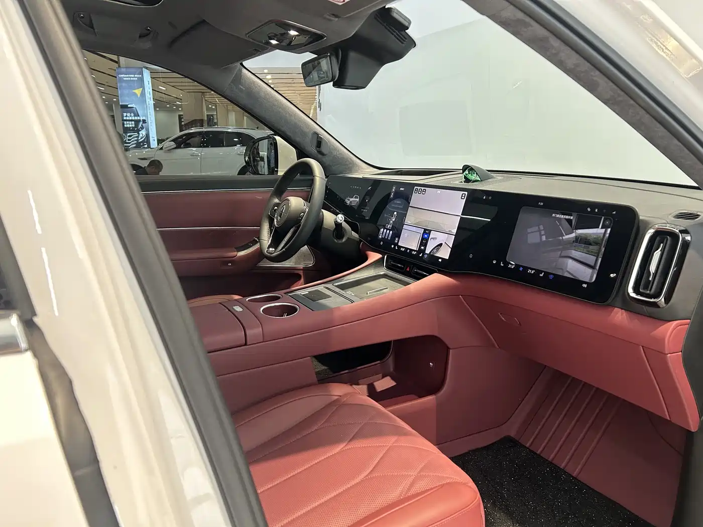 AITO Wenjie AITO M8 2025 Range Extender Max+ Edition 53.4kWh 5-seater фото 20