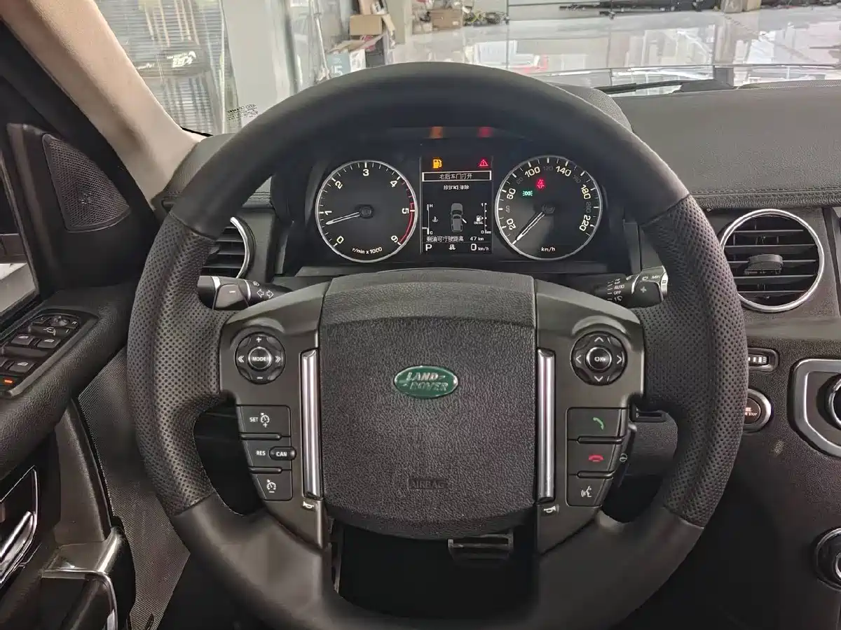 Land Rover Discovery 2013 3.0 SDV6 HSE Diesel фото 7