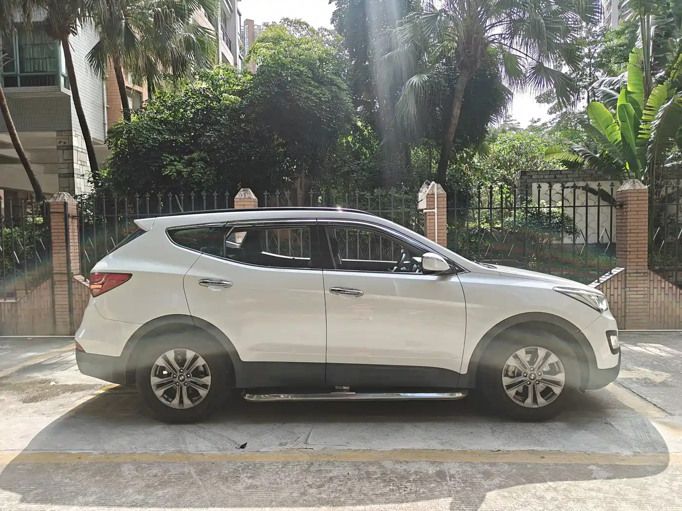 Hyundai Santa Fe 2015 2.4L Automatic 2WD Smart 5-seater фото 8