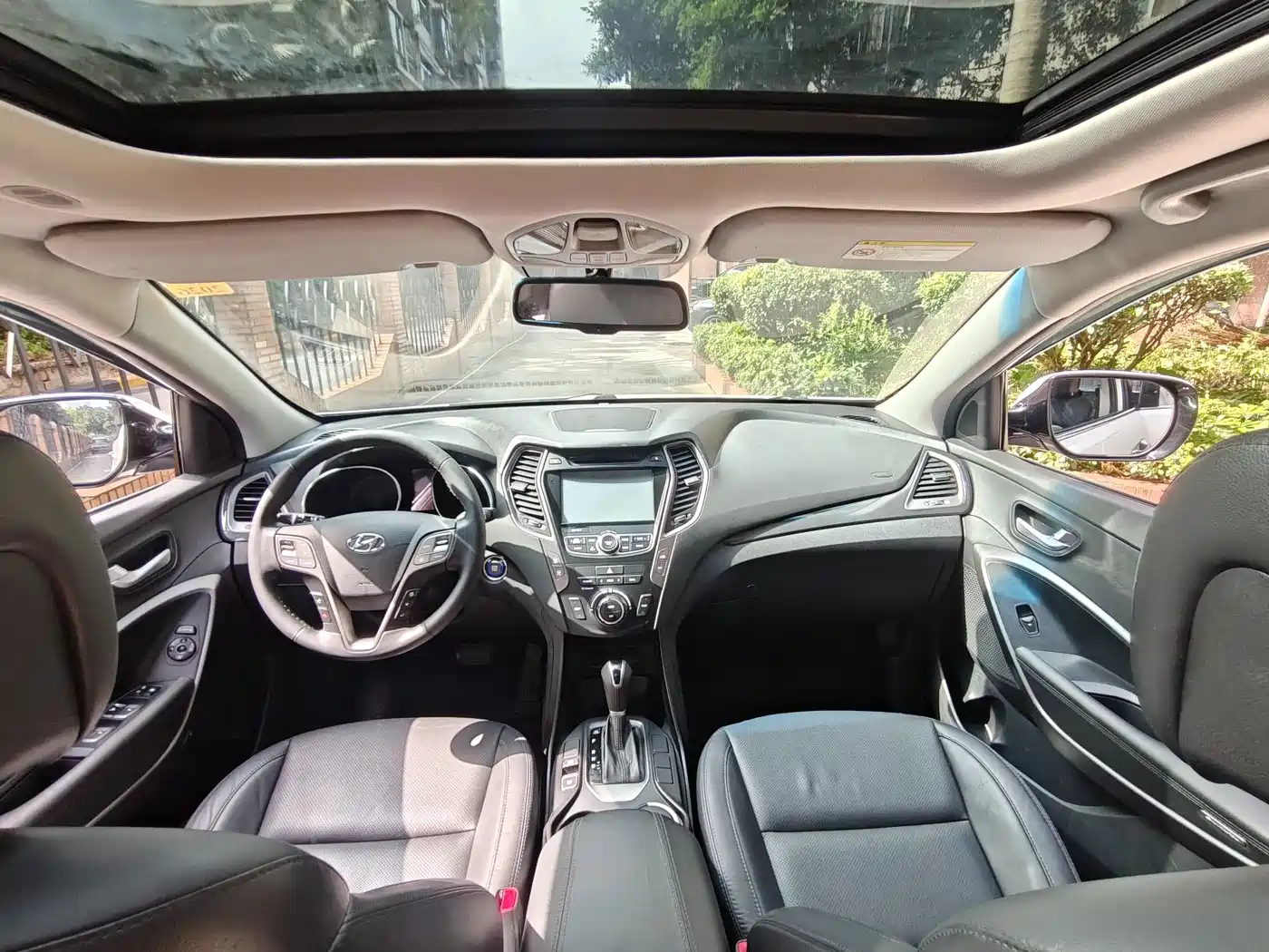 Hyundai Santa Fe 2015 2.4L Automatic 2WD Smart 5-seater фото 18