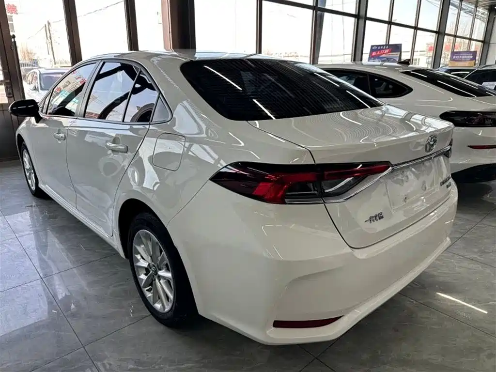 Toyota Corolla 2021 1.2T S-CVT Elite PLUS Edition фото 4