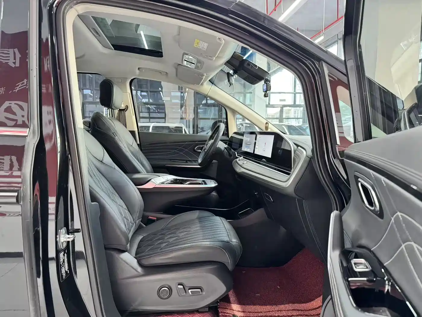 SAIC Maxus Maxus G90 2023 2023 2.0T Galaxy 7-seater
