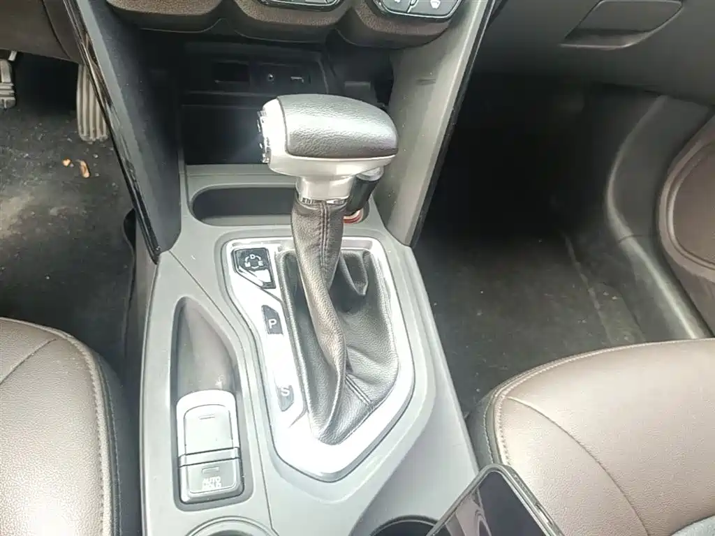 GAC Trumpchi Trumpchi GS4 2017 235T Automatic 2WD Luxury Smart Connected Edition фото 14