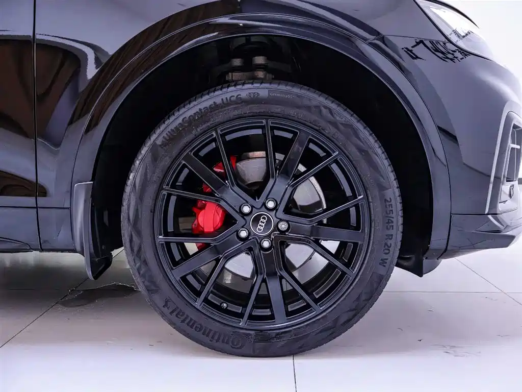 Audi Q5L 2024 Model 40 TFSI Luxury Dynamic фото 6