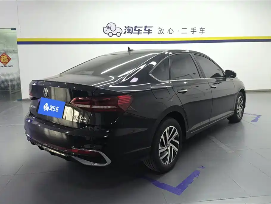 Volkswagen Lavida 2023 300TSI DSG Starlight Full Comfort Edition фото 3