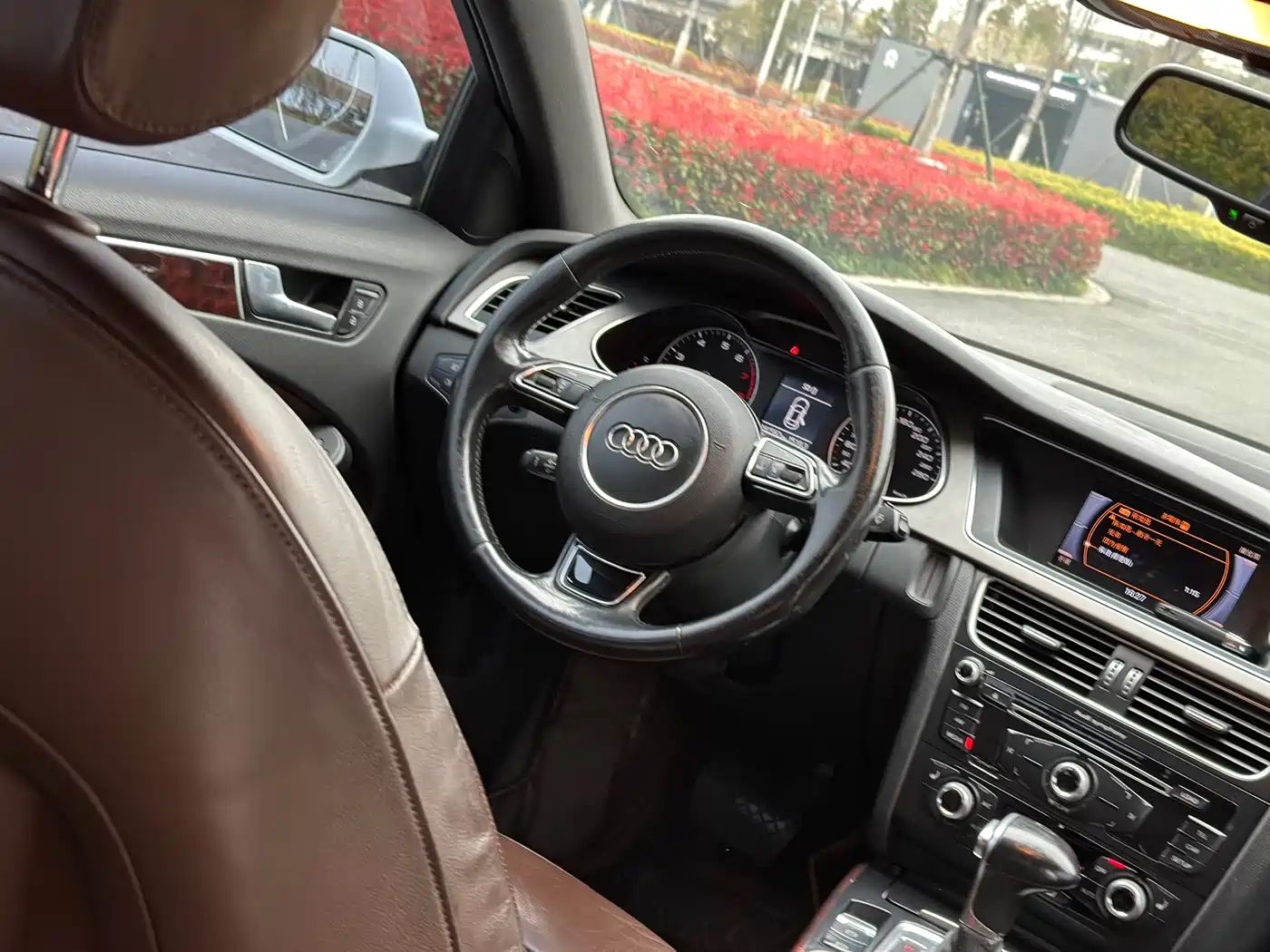 Audi A4L 2016 35 TFSI Collector's Edition S line Comfort фото 12