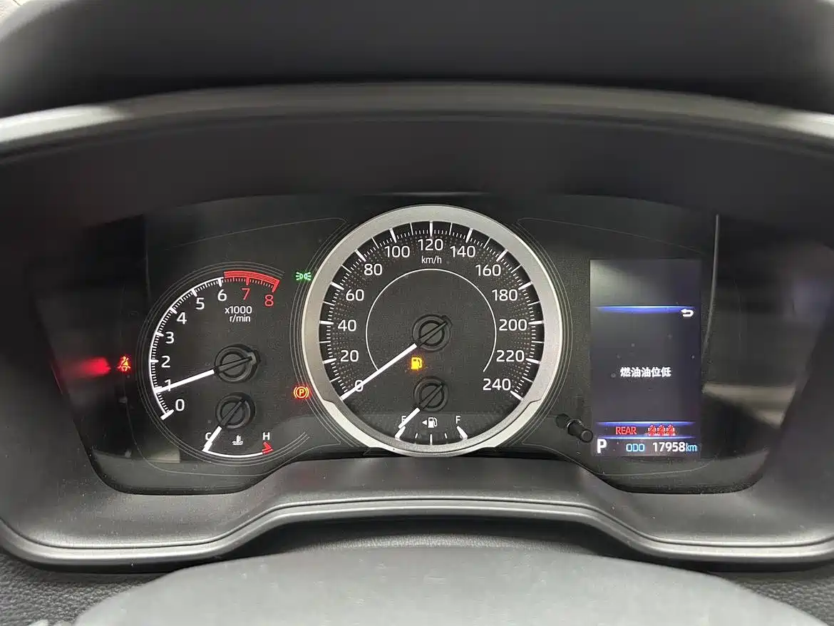 Toyota Levin 2022 185T CVT Luxury Edition фото 14