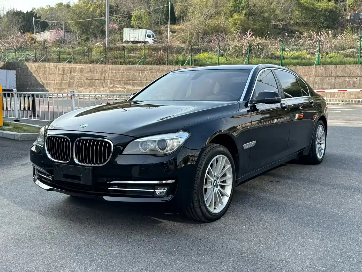 BMW 7 Series 2013 Model 740Li Leading