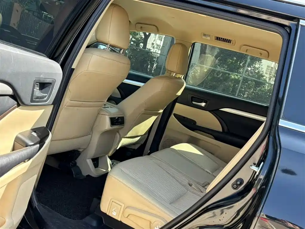 Toyota Highlander 2021 2.0T FWD Luxury 7-Seater фото 5